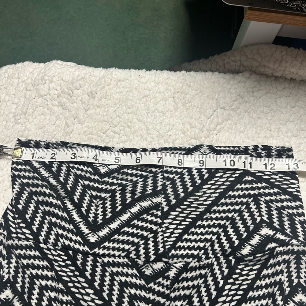 Living Doll Monochrome Zigzag Maxi Skirt Size Small - Picture 4 of 5
